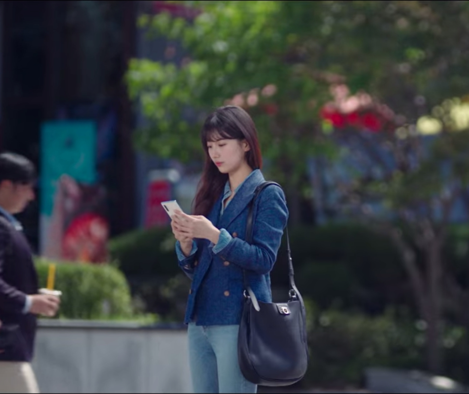 帶貨女王重出江湖!《Start-Up》「秀智同款」名牌包幫你神出來,上班氣勢不能輸!