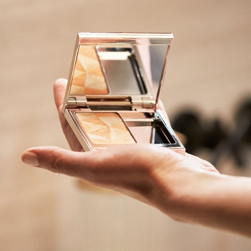 用年終買平常買不起的!TOM FORD、Hermès⋯10 大頂級「貴婦彩妝」現在不砸待何時?