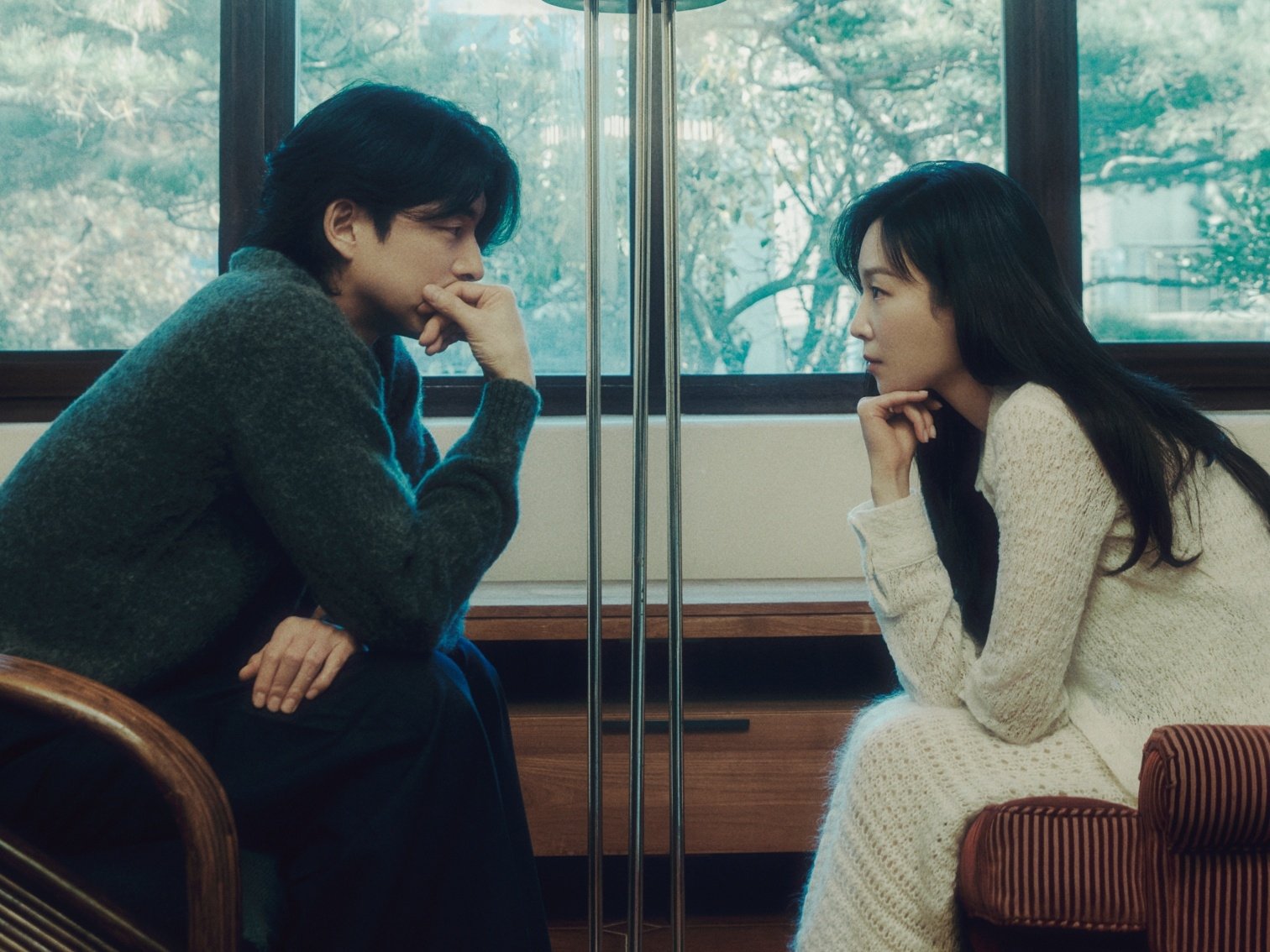 Netflix 韓劇《一箱情緣》孔劉、徐玄振上演契約婚姻，首度挑戰 19 禁床戲引熱議！