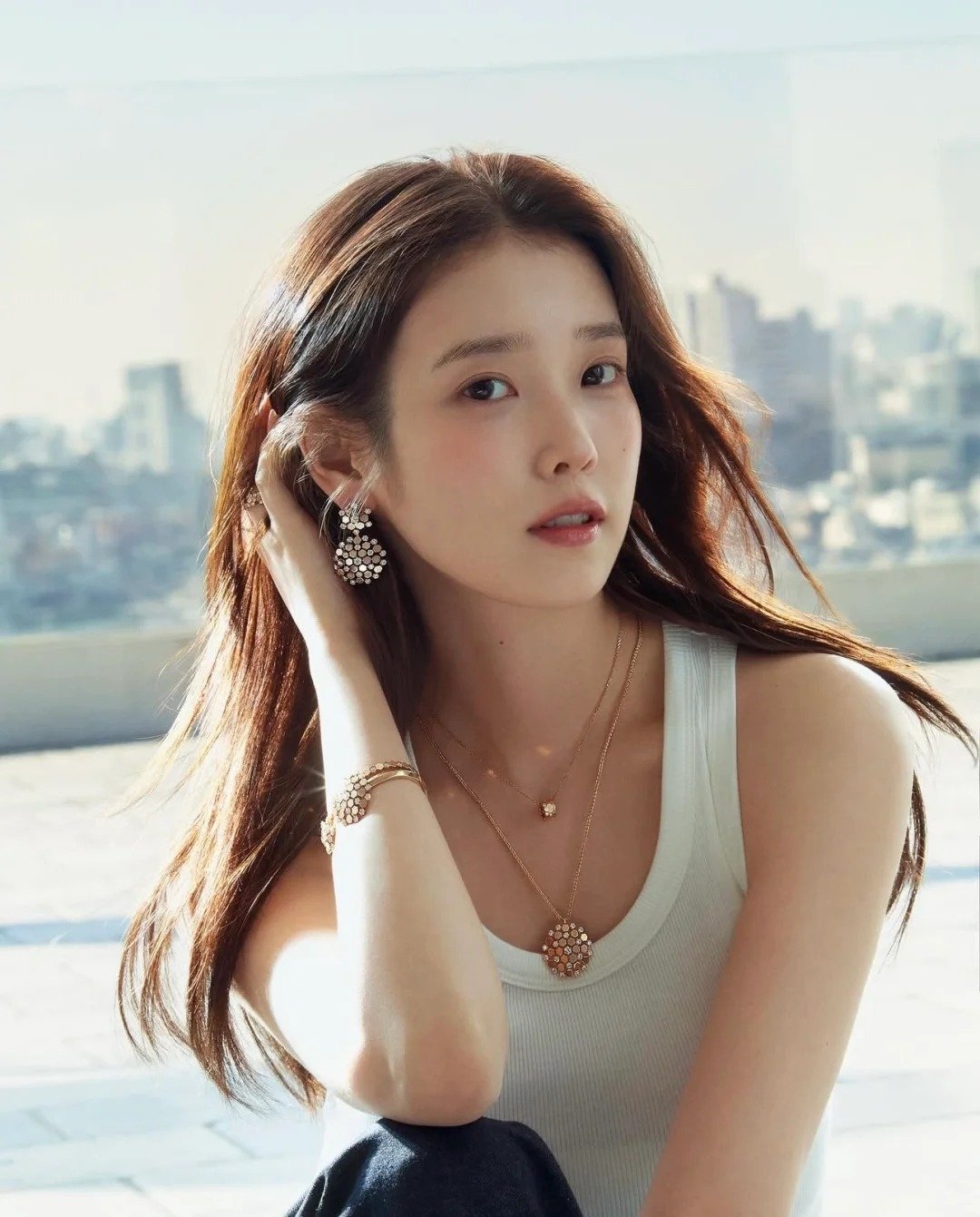 IU