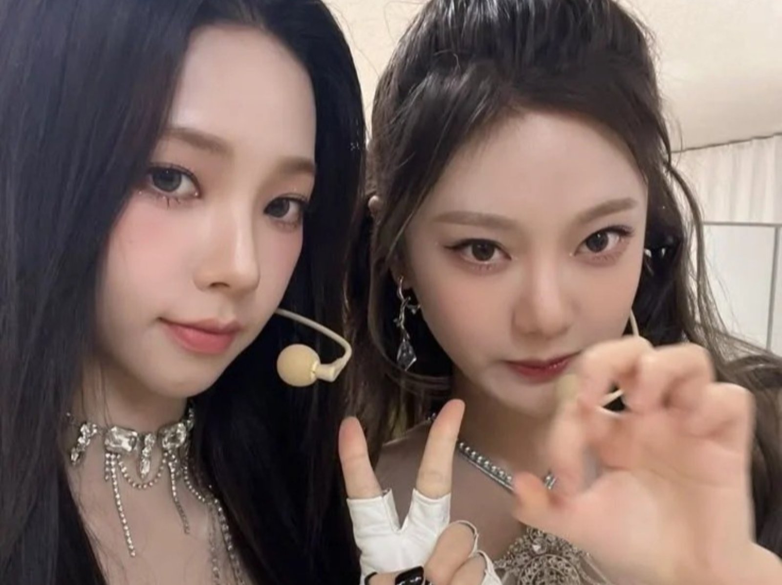 aespa Karina「呼吸舞」止嗝畫面萌翻全網！意外被發現撞歌 BLACKPINK Jennie！