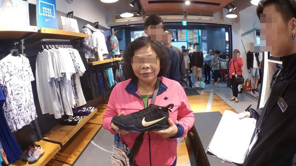 柯比退休效應 KOBE XI ELITE LOW FTB 熱賣 就連婆婆媽媽們也難敵這魅力!