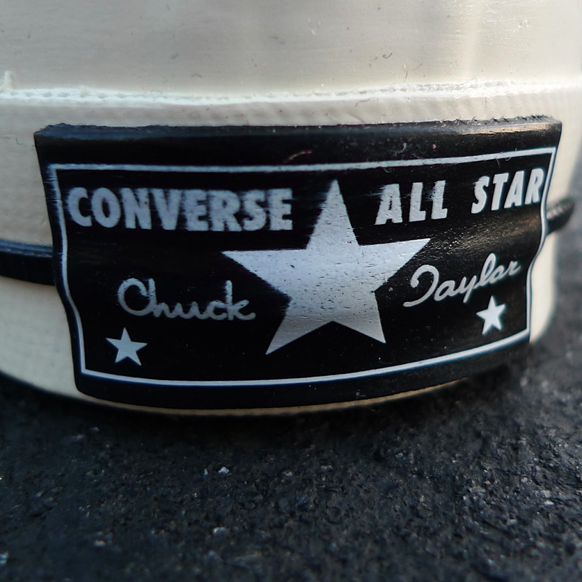 Converse 與 Converse 1970 差異：背標顏色、楦頭大小⋯原來差兩顆星差很多！