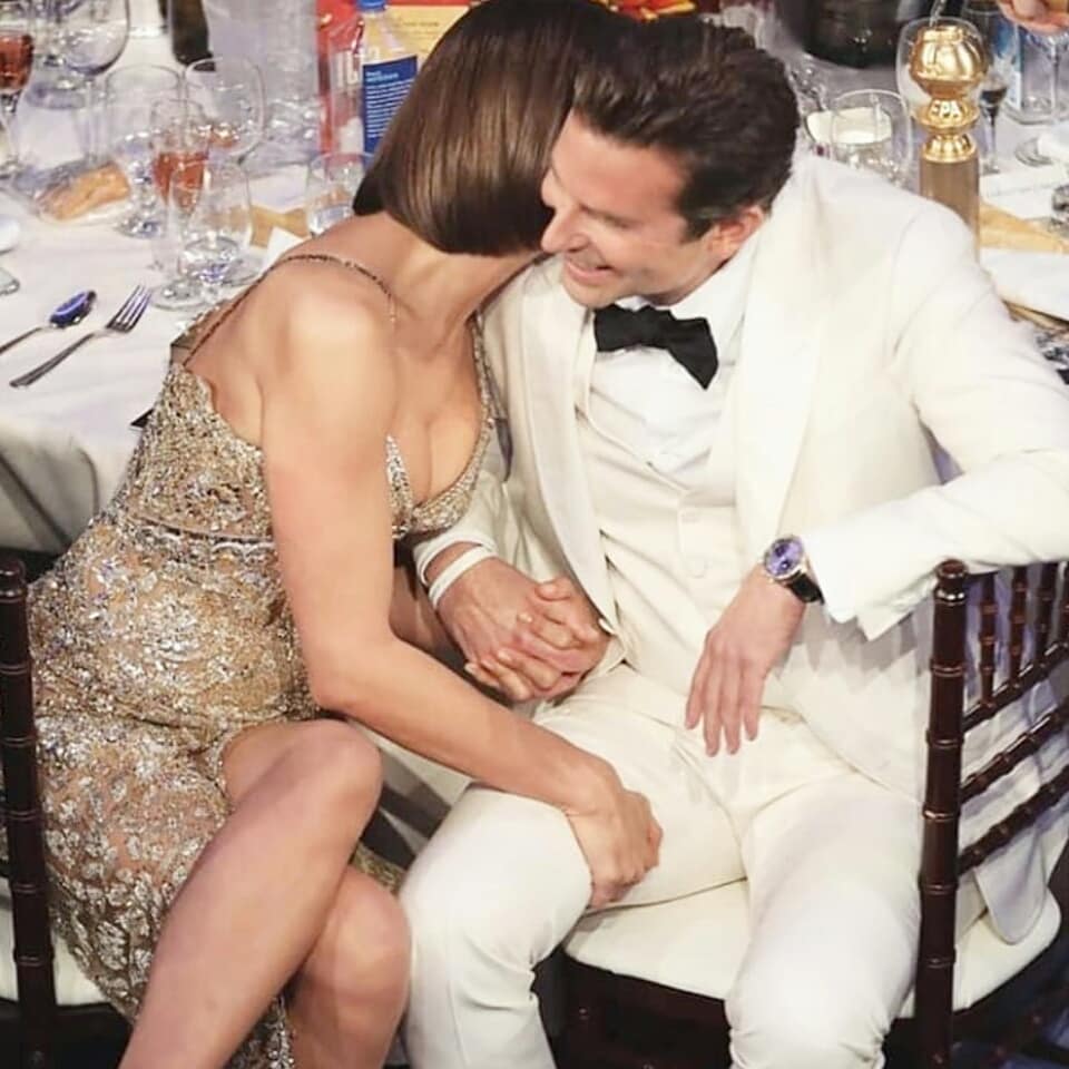金球獎上 Bradley Cooper 與辣模女友瘋狂放閃還「互摸大腿」！Lady Gaga 眼神死：我不該在這裡...